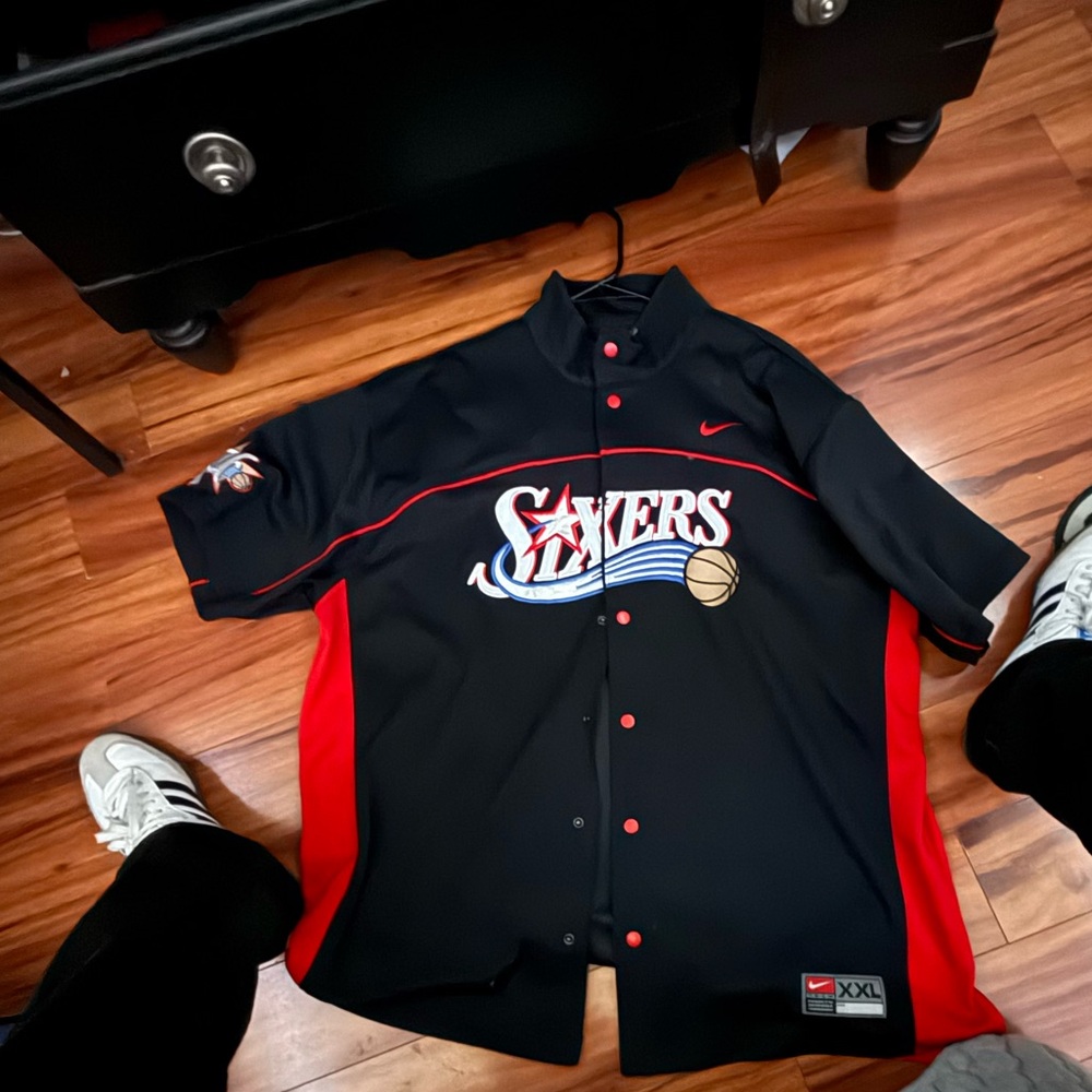 Vintage Nike Philadelphia Sixers Button Down Collared Black Shirt Mens